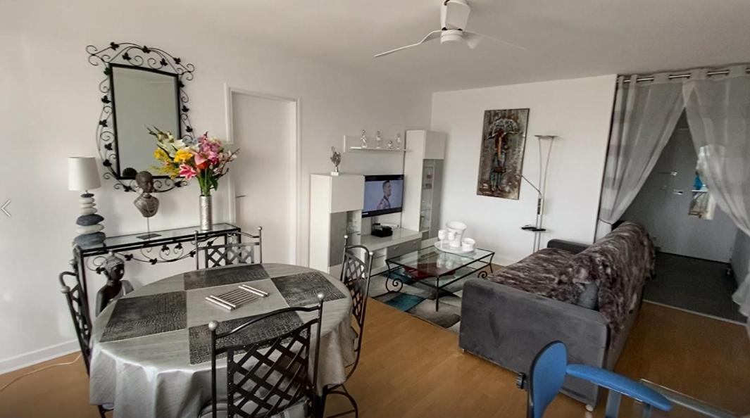 Le Mun-T2, 60M2, Balcons, Parking, Wifi, Linge, Produits, Face A La Gerdarmerie, Vue Cathedrale Reims Buitenkant foto