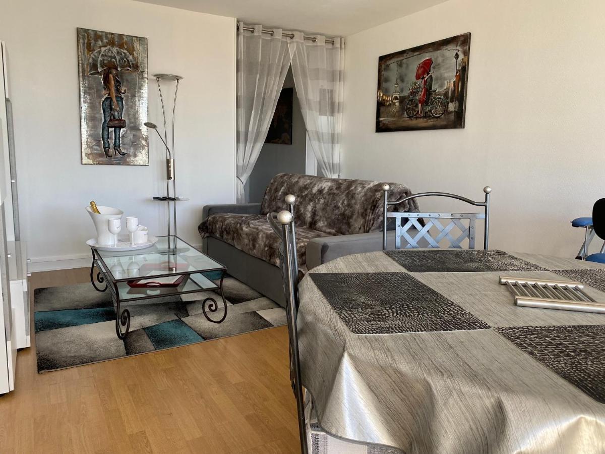 Le Mun-T2, 60M2, Balcons, Parking, Wifi, Linge, Produits, Face A La Gerdarmerie, Vue Cathedrale Reims Buitenkant foto